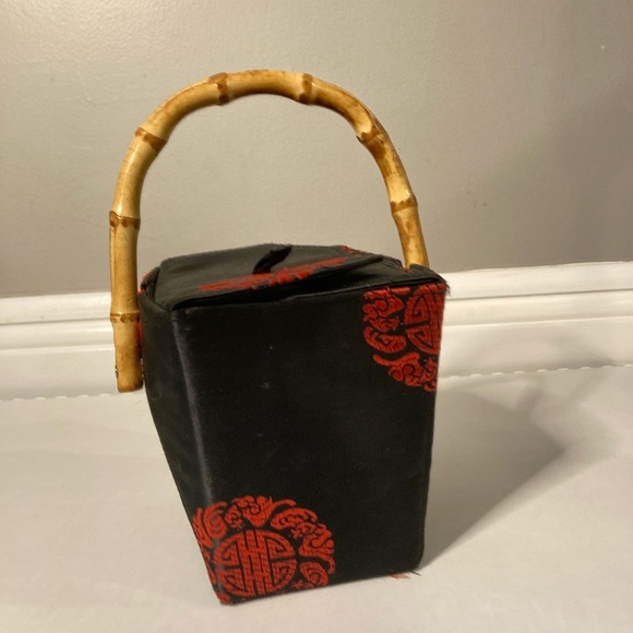 SOLD🖤Tozai Home 
Chinese Takeout Hand Bag 
Purse 
Red & Black 
Bamboo Handle. - Picture 4 of 9